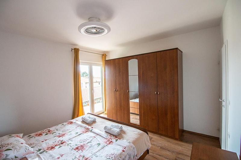 Apartment Zvjezdana Omis Exterior photo
